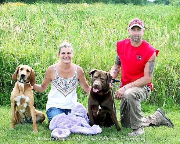 Labrador i hipopotam z nową rodziną